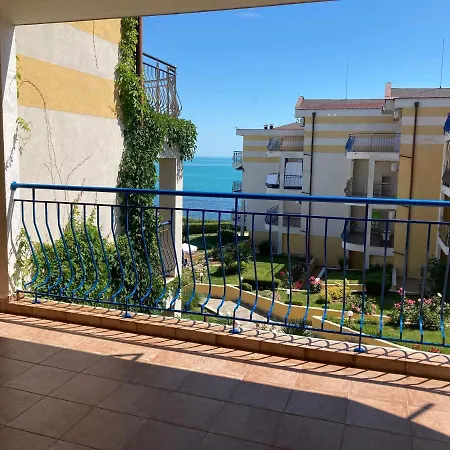 شقة In Complex Panorama *